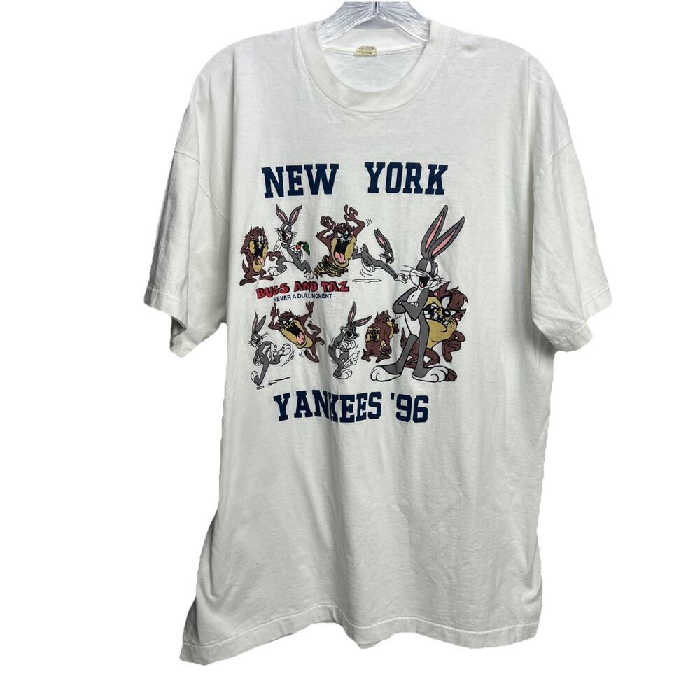 Vintage New York Yankees Looney Tunes T-shirt XL Made in USA Single Stitch 90s